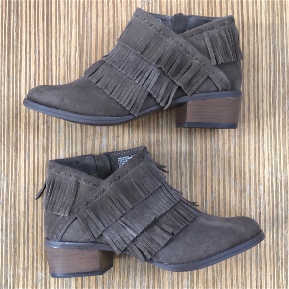 Naughty Monkey Taupe Suede Leather Fringe Ankle Booties Boots 
Size 8 - Picture 4 of 8